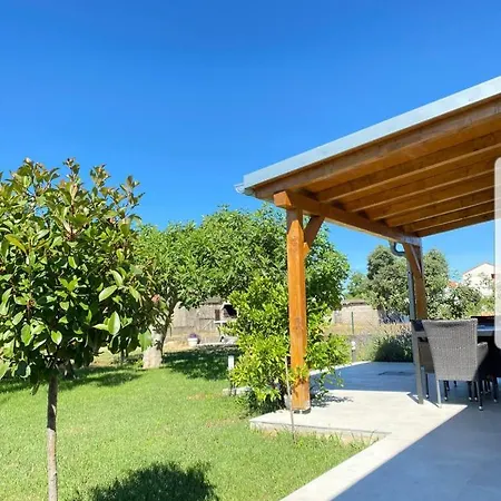 House Lucia Sukošan