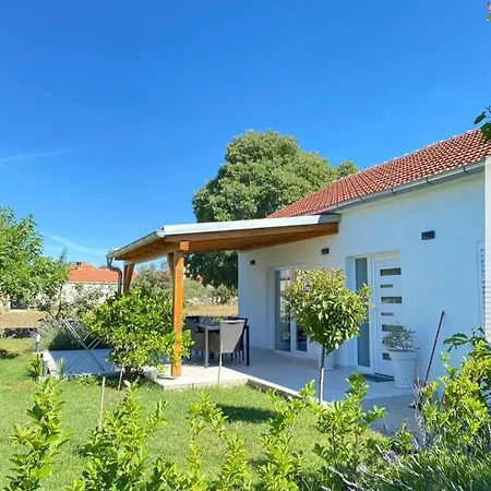 House Lucia Sukošan