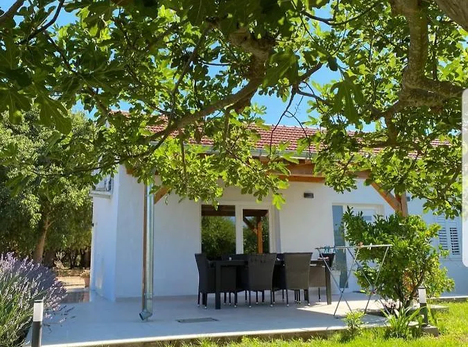 House Lucia Вилла