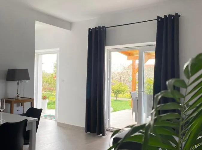 House Lucia Sukošan