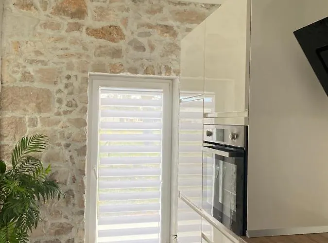 House Lucia וילה