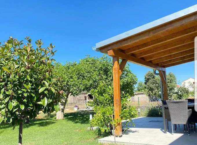 House Lucia Sukošan