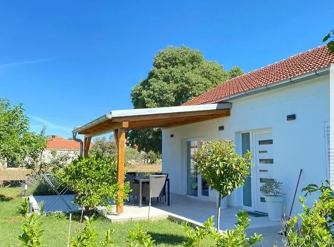 House Lucia Sukošan